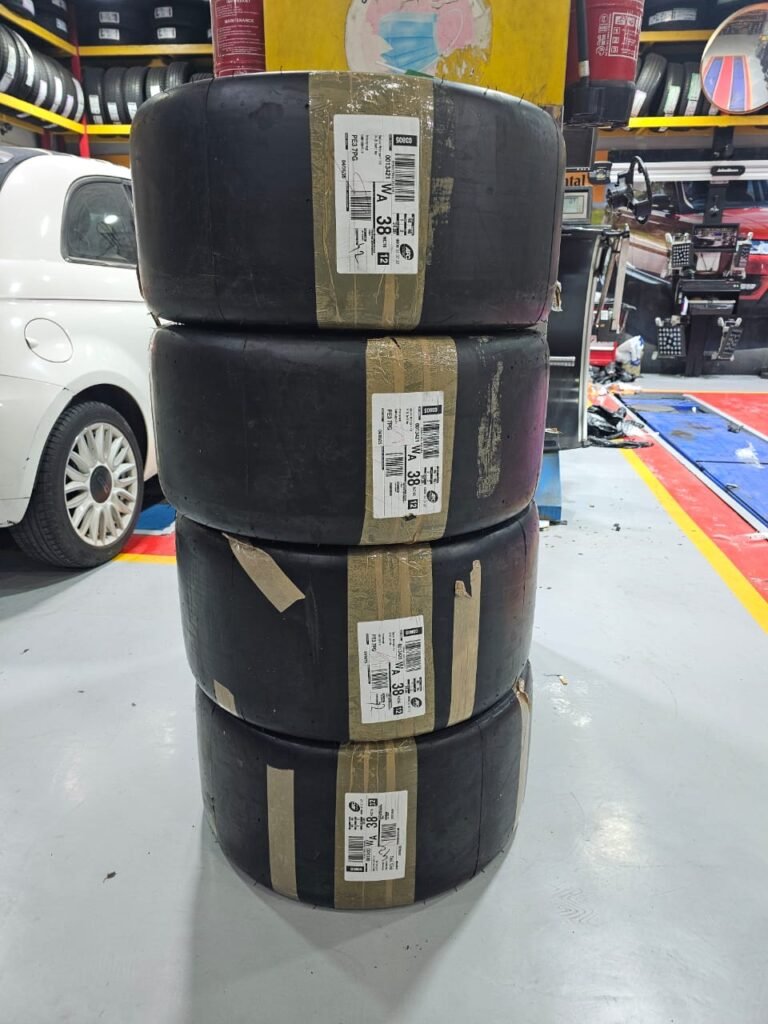 اطارات الفورملا في جدة منطقة الاطار تريزون